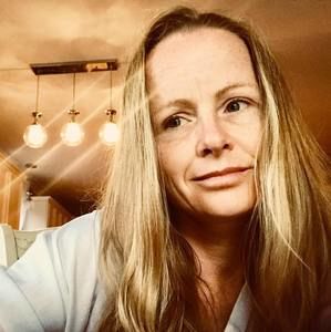 Meet your Posher, Karine